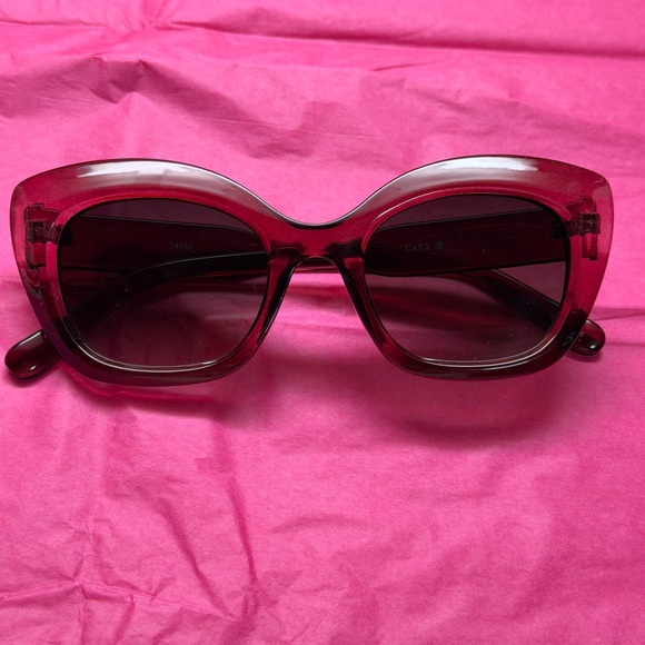 Accessories - Elegant Burgundy Sunglasses